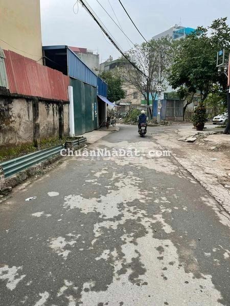 BÁN NHÀ CẠNH SÂN BÓNG THANH TRÌ, 48M GIÁ 2.45 TỶ