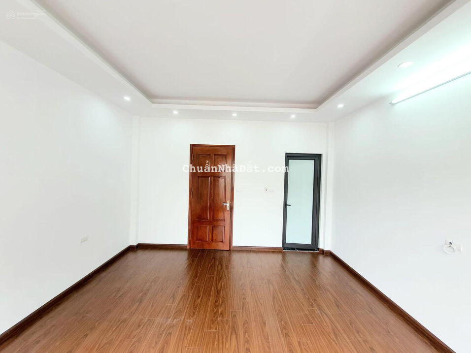 BÁN NHÀ 6 TẦNG GẦN MẶT PHỐ LÊ VĂN LƯƠNG, NGÕ THÔNG HOÀNG NGÂN, NHÀ MỚI Ở NGAY.