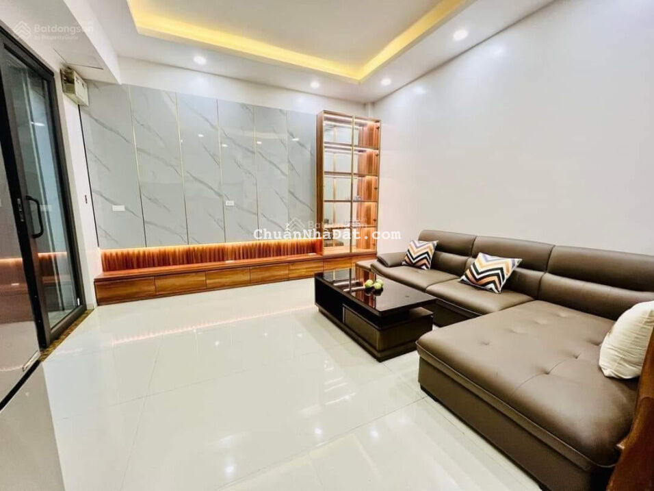 Bán nhà Nguyễn Văn Trỗi Thanh Xuân: 34m2*4T chỉ 3 tỷ 9 nhà đẹp lung linh, ô tô cách nhà 20m, ở luôn