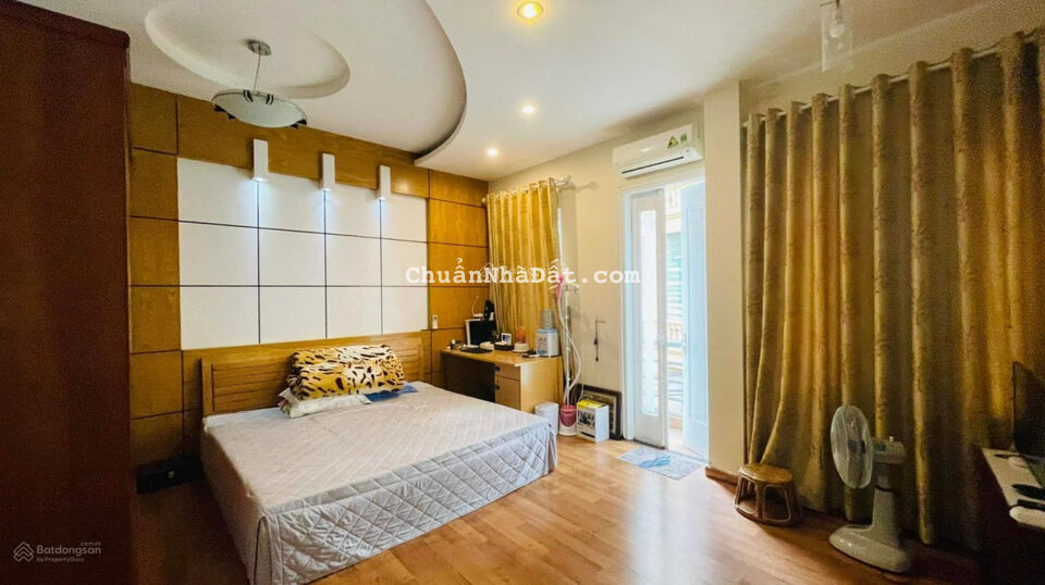 Chính chủ bán Cự Lộc 35m2*5T 4 tỷ12 nhà đẹp ở luôn, thoáng sáng, gần trường chợ, 3 pn, ở cực đỉnh