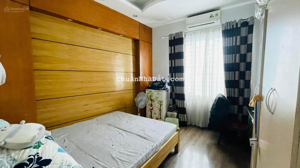 Chính chủ bán Cự Lộc 35m2*5T 4 tỷ12 nhà đẹp ở luôn, thoáng sáng, gần trường chợ, 3 pn, ở cực đỉnh