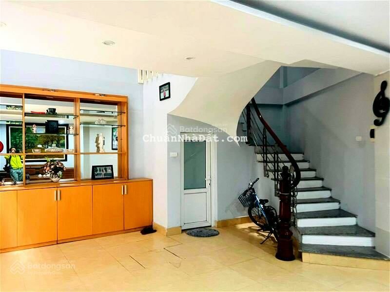 Bán nhà - Trường Chinh - Thanh Xuân - một nhà ra phố - nhà đẹp - ở luôn - tặng nội thất