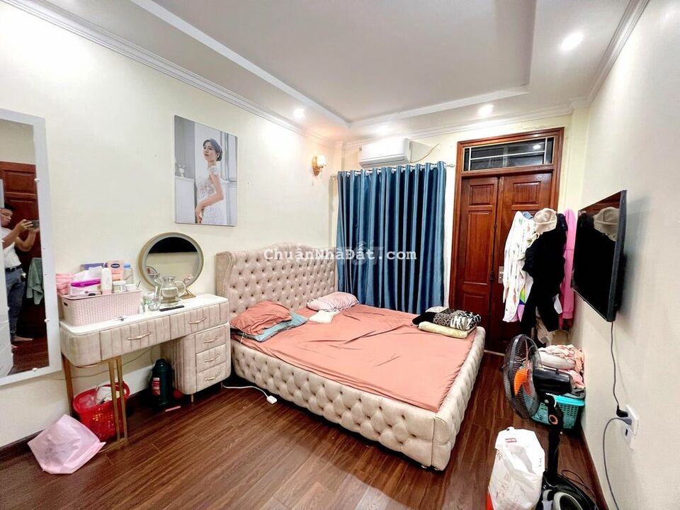 Gấp_Kim Giang_Oto đỗ cổng_full nội thất_nhà đẹp_mặt tiền rộng_37M2*5T Gấp_Kim Giang_Oto đỗ cổng_full nội thất_nhà đẹp_mặt tiền rộng_37M2*5T