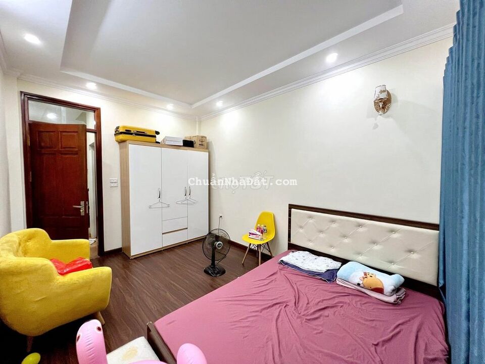 Gấp_Kim Giang_Oto đỗ cổng_full nội thất_nhà đẹp_mặt tiền rộng_37M2*5T Gấp_Kim Giang_Oto đỗ cổng_full nội thất_nhà đẹp_mặt tiền rộng_37M2*5T