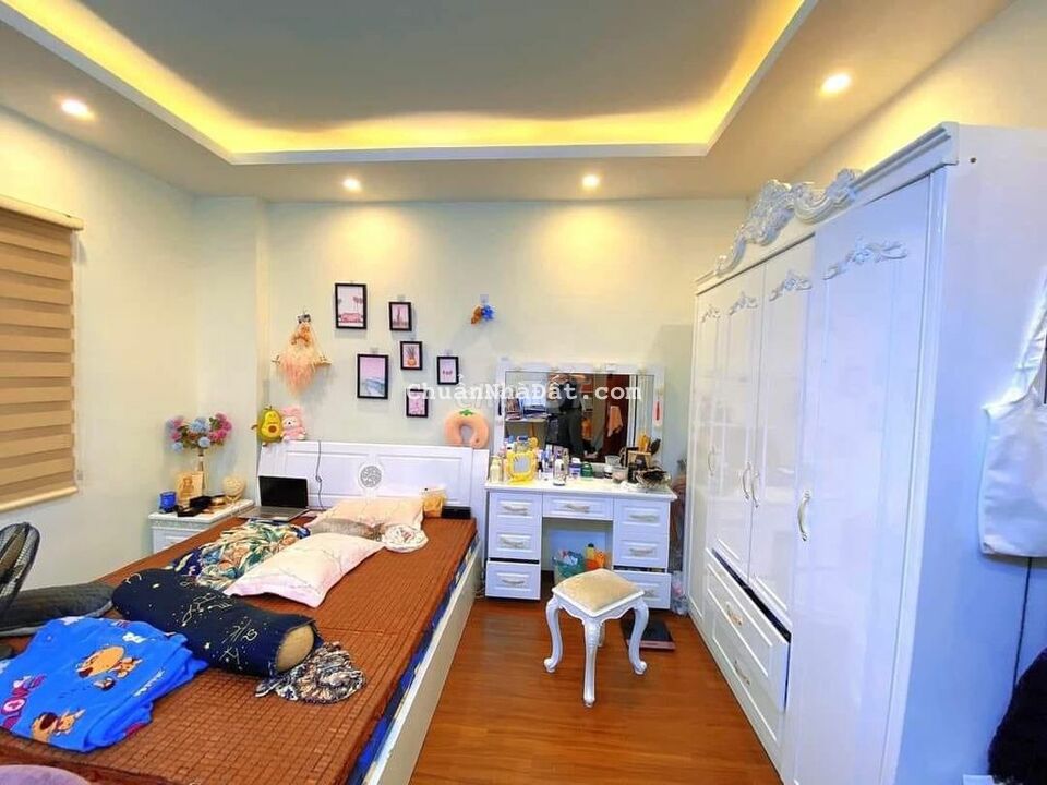 Kim Giang_5m ra oto_nhà mới đẹp_xây chắc chắn_full nội thất_giá hợp lý