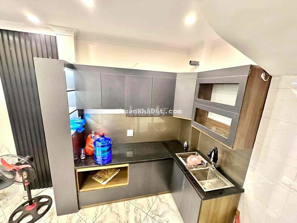 Bán nhà Cự Lộc  33m2*5 tâng_MT 4m_Nhà mới ở ngay_Sát oto_Ngõ rộng, đep