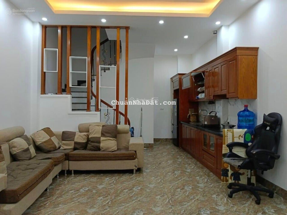 Cần tiền bán lỗ, giảm giá 400 triệu so với tuần trước, căn nhà Cự Lộc rất đẹp cho quý khách Cần tiền bán lỗ, giảm giá 400 triệu so với tuần trước, căn nhà Cự Lộc rất đẹp cho quý khách