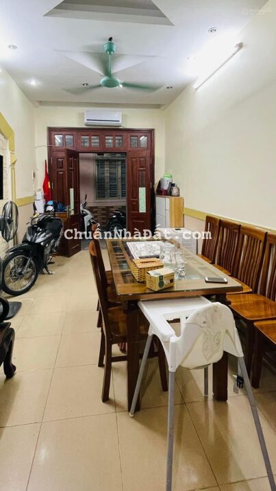 Bán nhà phố Khương Trung - Quận Thanh Xuân - 39m2 x 5 tầng MT 4 m 3,5 tỷ Bán nhà phố Khương Trung - Quận Thanh Xuân - 39m2 x 5 tầng MT 4 m 3,5 tỷ