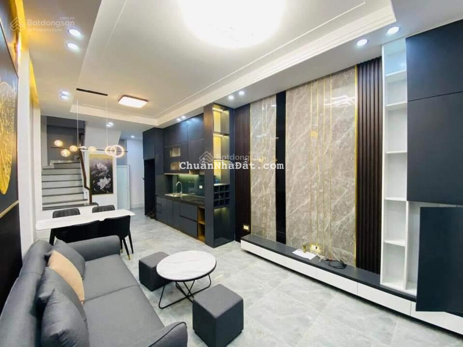 Quá hiếm! Bán nhà ngõ 86 Tô Vĩnh Diện, phân lô ô tô đỗ cửa, DT 40m2*4T*4m, chỉ 4.15 tỷ