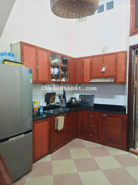 Nguyễn Xiển - ngõ thông - ô tô 4 chỗ đỗ cửa - vào nhà - an sinh đỉnh - DT 40m2x 3 tầng, giá 5.x tỷ