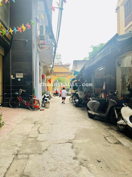 Ngã Tư Sở - 40m2 x 6 tầng thang máy - cách mặt phố 30m - MT 4.5m - ngõ rộng - thiết kế hiện đại