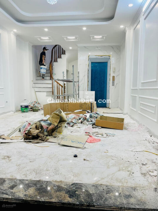 Ngã Tư Sở - 40m2 x 6 tầng thang máy - cách mặt phố 30m - MT 4.5m - ngõ rộng - thiết kế hiện đại