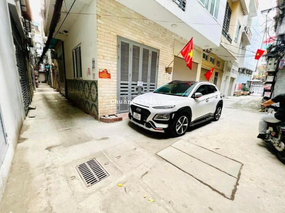 Bán nhà Hoàng Văn Thái, ngõ ô tô 40m2, 4 tầng, MT 4m, nhà full nội thất, giá 6 tỷ 500