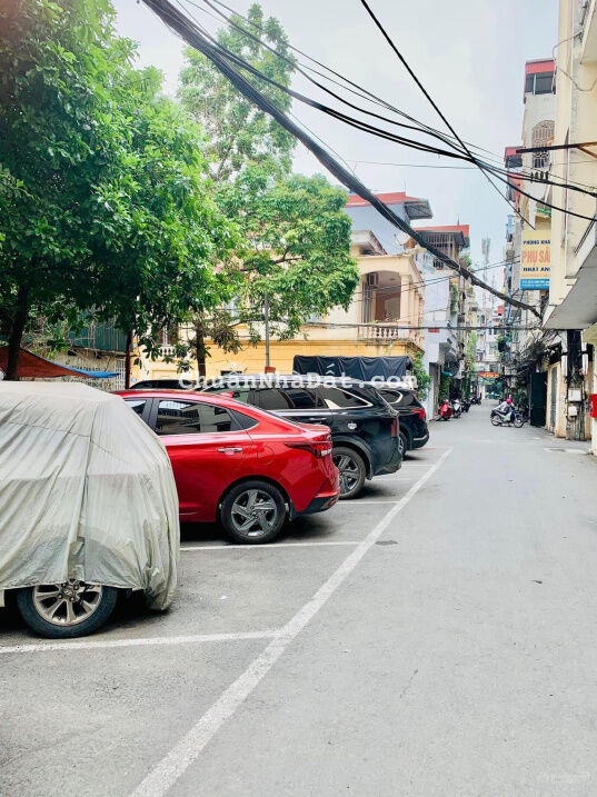 Hơn 6 tỷ có nhà Ngã Tư Sở ô tô 7 chỗ vào nhà, DT 40m2 x 4 tầng xây mới, ngõ ô tô tránh, khu phân lô