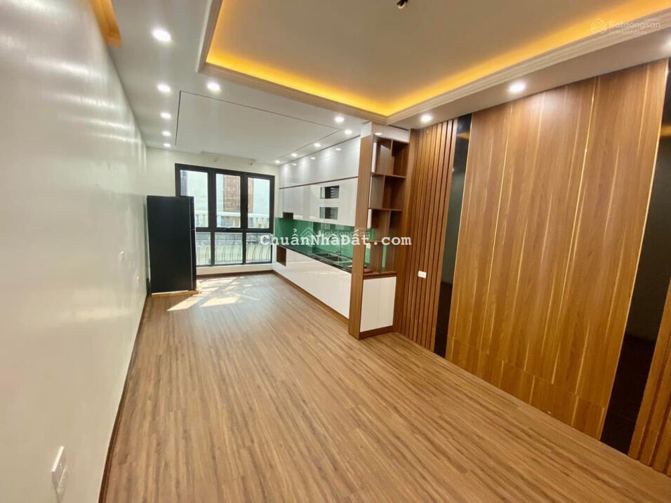 Bán nhà Khương Đình, ngõ thoáng ô tô, 42m2, 6 tầng thang máy, MT 4m, đồ mới, giá 7 tỷ 9