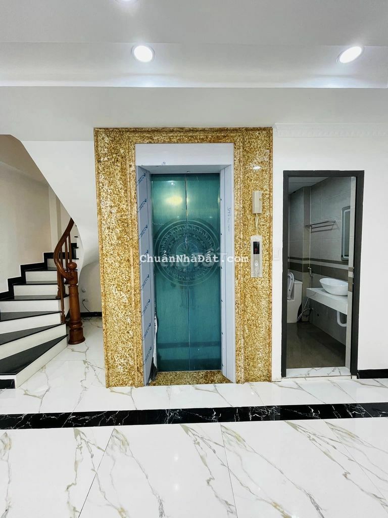 Gần Hoàng Văn Thái, Ô Tô ,Thang Máy , KD, 45m2 xây 6 tầng, chỉ 6,9 Tỷ Gần Hoàng Văn Thái, Ô Tô ,Thang Máy , KD, 45m2 xây 6 tầng, chỉ 6,9 Tỷ