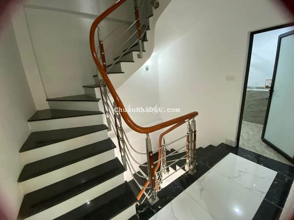 Giảm 100tr! Bán nhà kim giang, oto, ngõ thông,xây đẹp, full NT 46m2*5T