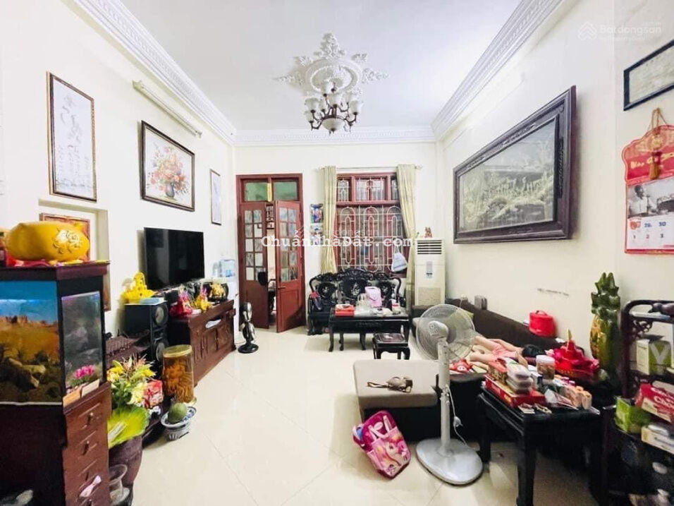 Ngã Tư Sở 46m2 x 4 tầng, MT 4.5m, ngõ rộng 4m, nhà dân khung cột, 20m ra mặt phố, giá 5.8 tỷ