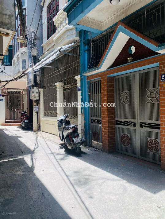 Ngã Tư Sở 46m2 x 4 tầng, MT 4.5m, ngõ rộng 4m, nhà dân khung cột, 20m ra mặt phố, giá 5.8 tỷ