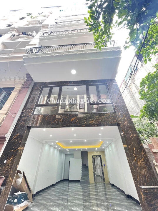 Bán nhà Thanh Xuân - phố Hoàng Văn Thái 50m2/12,7tỷ còn thương lượng. 7T thang máy, ô tô vào nhà