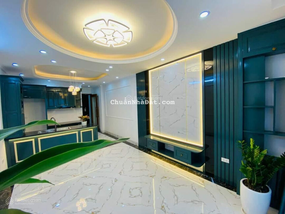 Bán nhà phân lô Vũ Tông Phan - ô tô - ngõ thông kinh doanh - tặng full nội thất