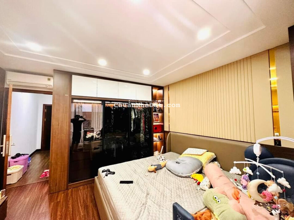 Vỡ nợ! Bán gấp nhà ngõ ô tô thông, cách phố 20m, DT 53m2*5T*4m, chỉ 6 tỷ