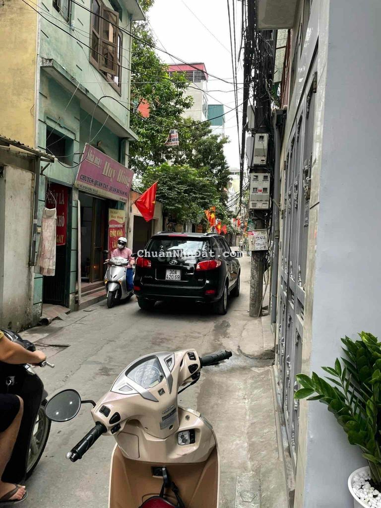 Bán nhà  Vương Thừa Vũ_55m2*5 tầng_Kinh Doanh Sầm Uất_Gara_Thang Máy