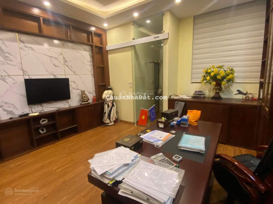 Bán nhà phân lô Lê Trọng Tấn - gara ô tô - kinh doanh