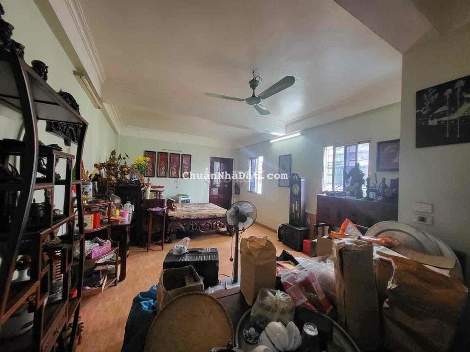 Rẻ _ Mảnh đất vàng xây CCMN_ Quan Nhân_Ngõ oto qua_Sát bãi gửi xe oto