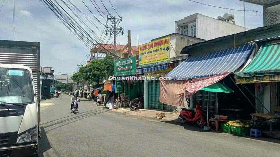 NHÀ 3 LẦU MẶT TIỀN BUÔN BÁN NGAY CHỢ, GẦN ĐƯỜNG NGUYỄN DU