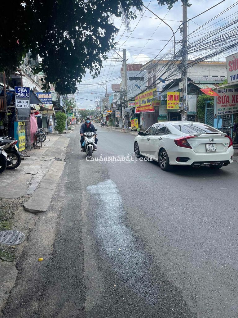 NHÀ 3 LẦU MẶT TIỀN BUÔN BÁN NGAY CHỢ, GẦN ĐƯỜNG NGUYỄN DU