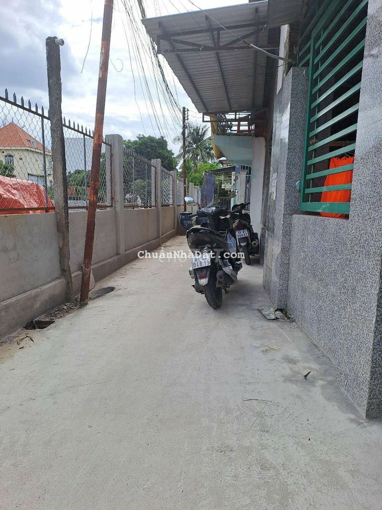 Nhà lái thiêu ngay trạm thu phí cầu phú long