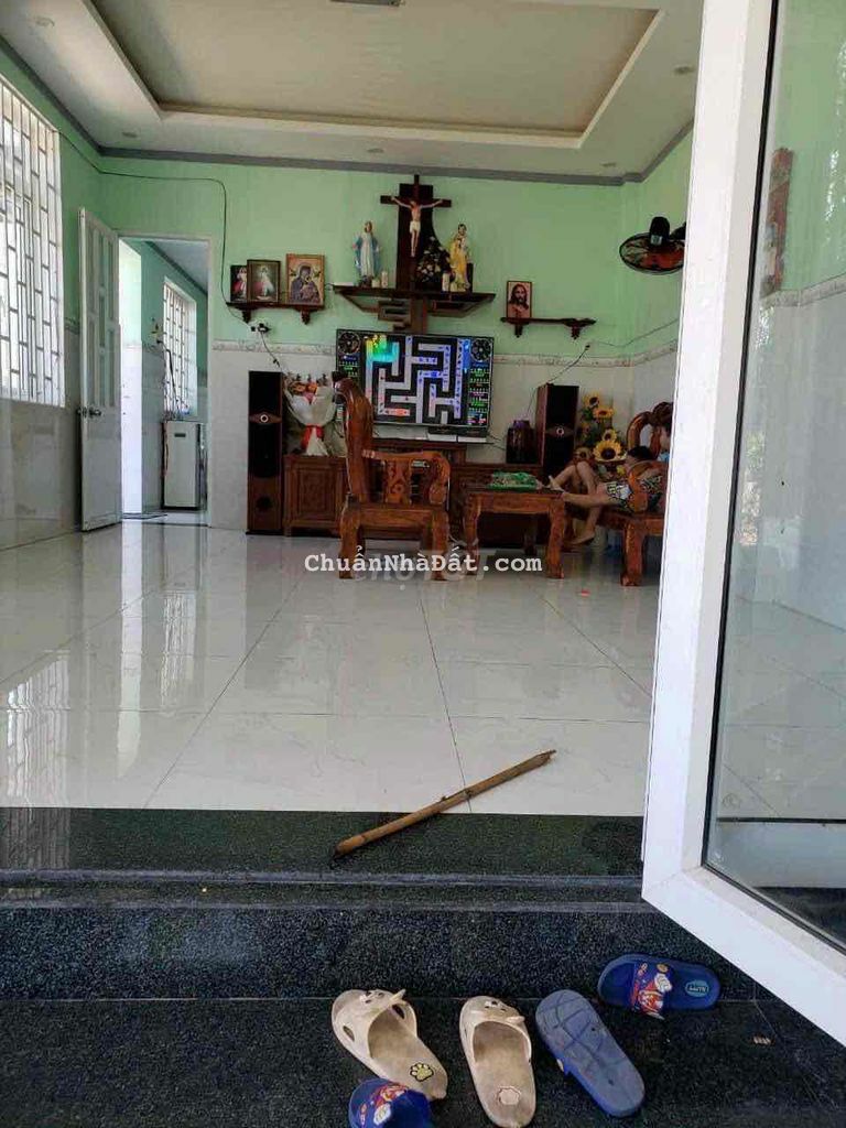 bán nhà trệt lầu 2 mặt tiền gần chợ búng