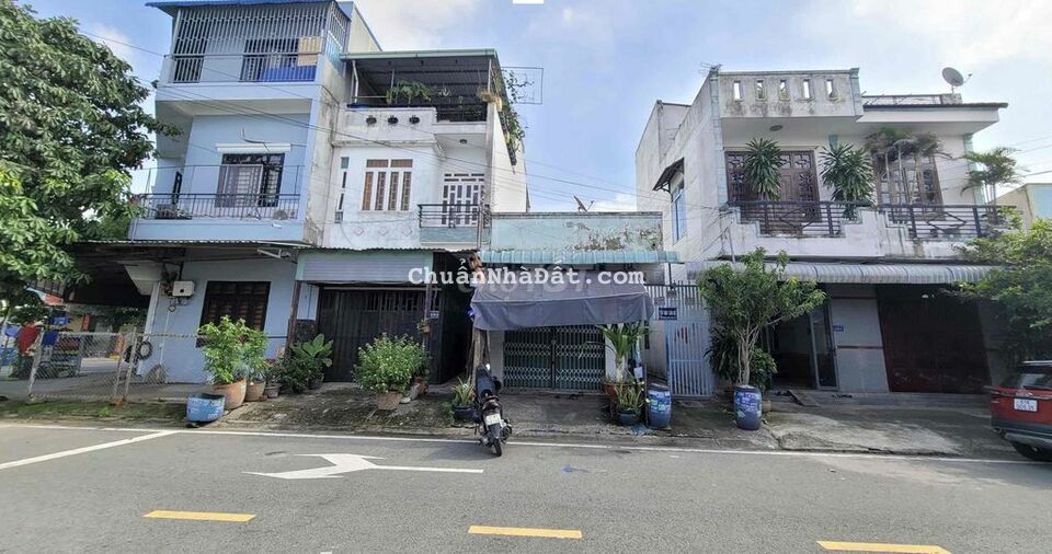 Nhà 1 Trệt 2 Lầu + 4 Phòng Trọ Rẻ Nhất Vsip1