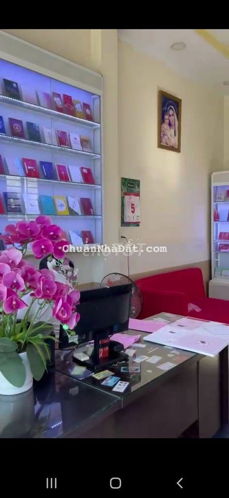 Nhà Mặt Tiền CMT8 Gần Chợ Búng 184m2