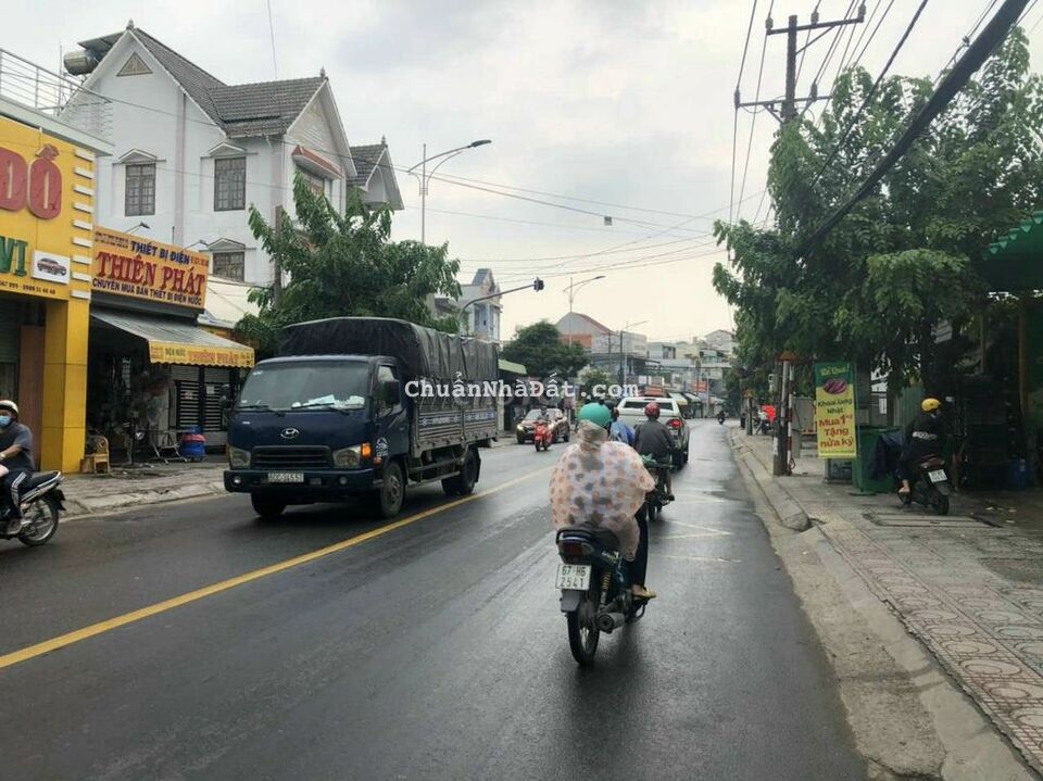 Nhà Mặt Tiền CMT8 Gần Chợ Búng 184m2