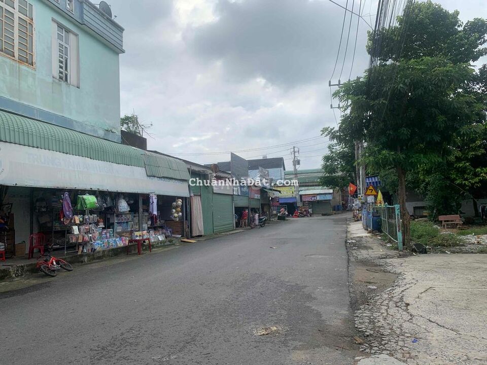 Lô Góc Đối diện Trường Học 205m2 có sẵn 6 căn kiot Chỉ 5ty6