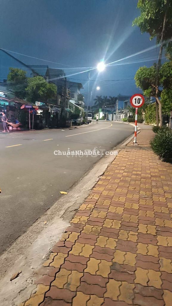 Nha mặt tiền nhựa kinh doanh mua bán lái thiêu