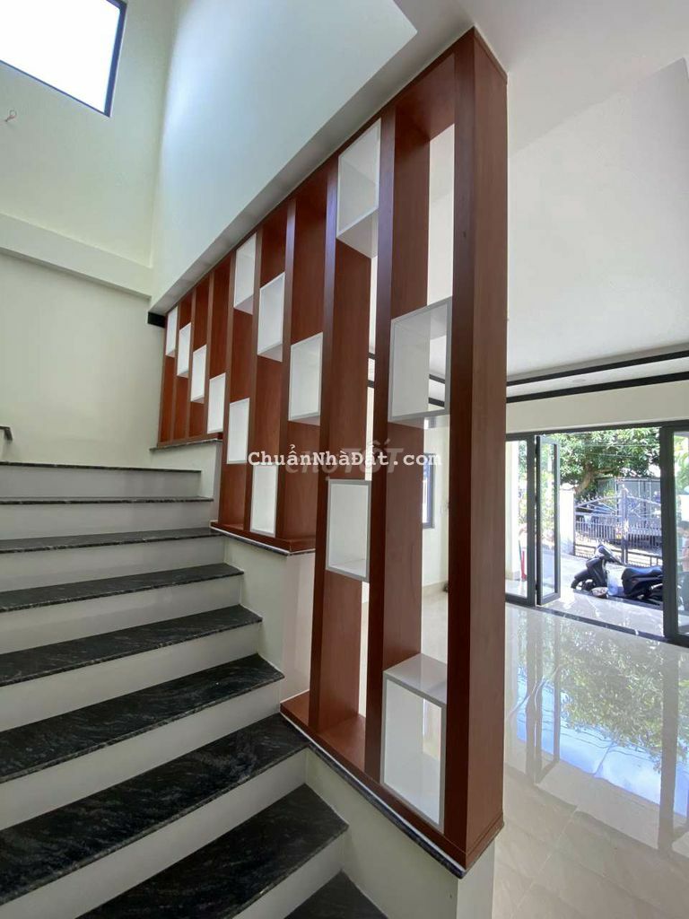 Nhà hưng đinh - gần ngay chợ chòm sao - đg xe tải thông