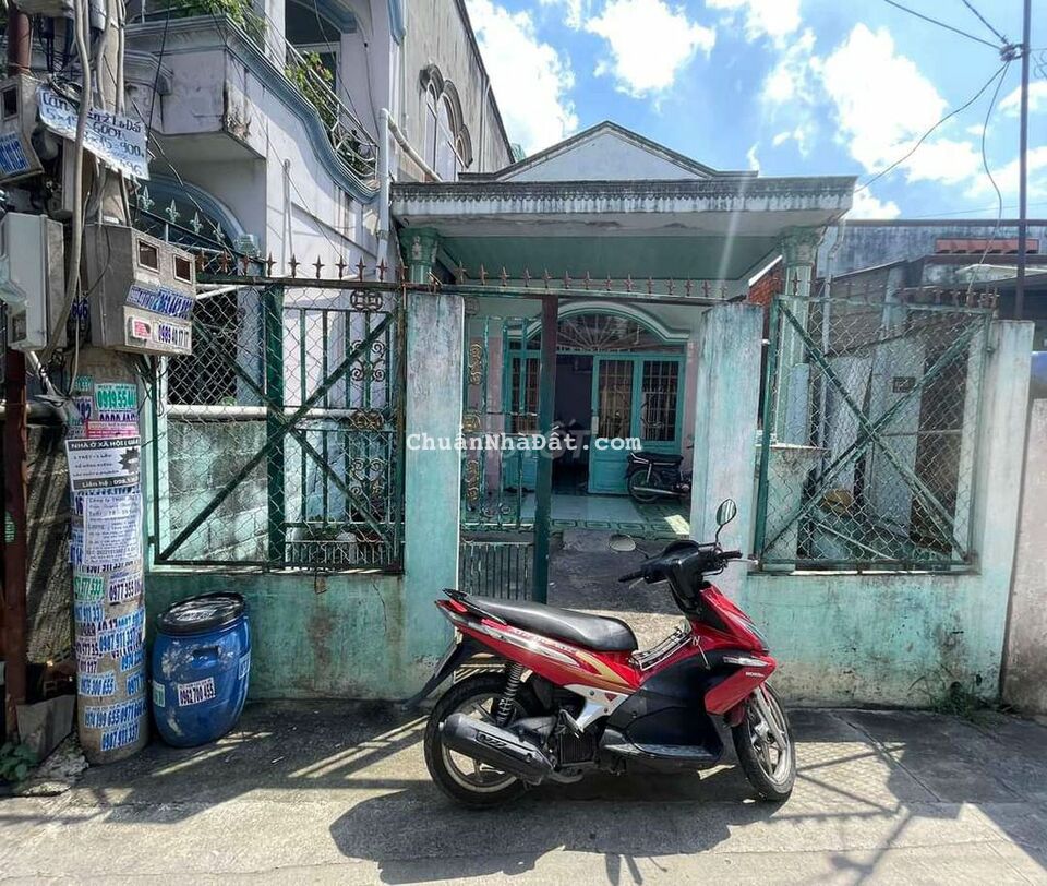 Nhà giâp lái thiêu gần chợ bình nhâm 1 giá 2ty
