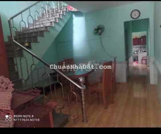 NHÀ LẦU NGAY CỔNG CHÀO BÌNH DƯƠNG ĐƯỜNG 4m