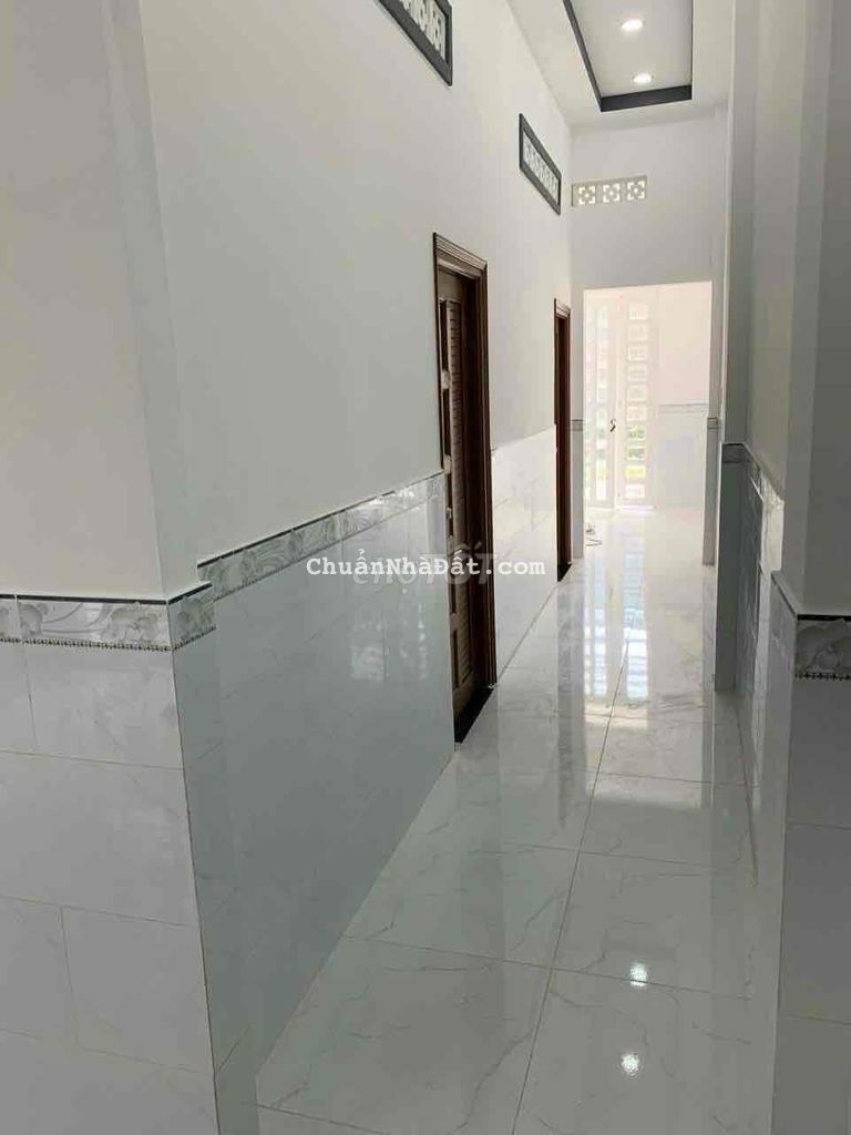 NHÀ CẤP 4 ĐẸP GẦN CẦU PHÚ LONG DT 77M ĐƯỜNG XE HƠI