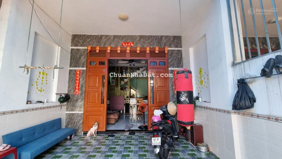 Bán rẻ căn nhà trệt lầu An Phú, Thuận An đường thông oto