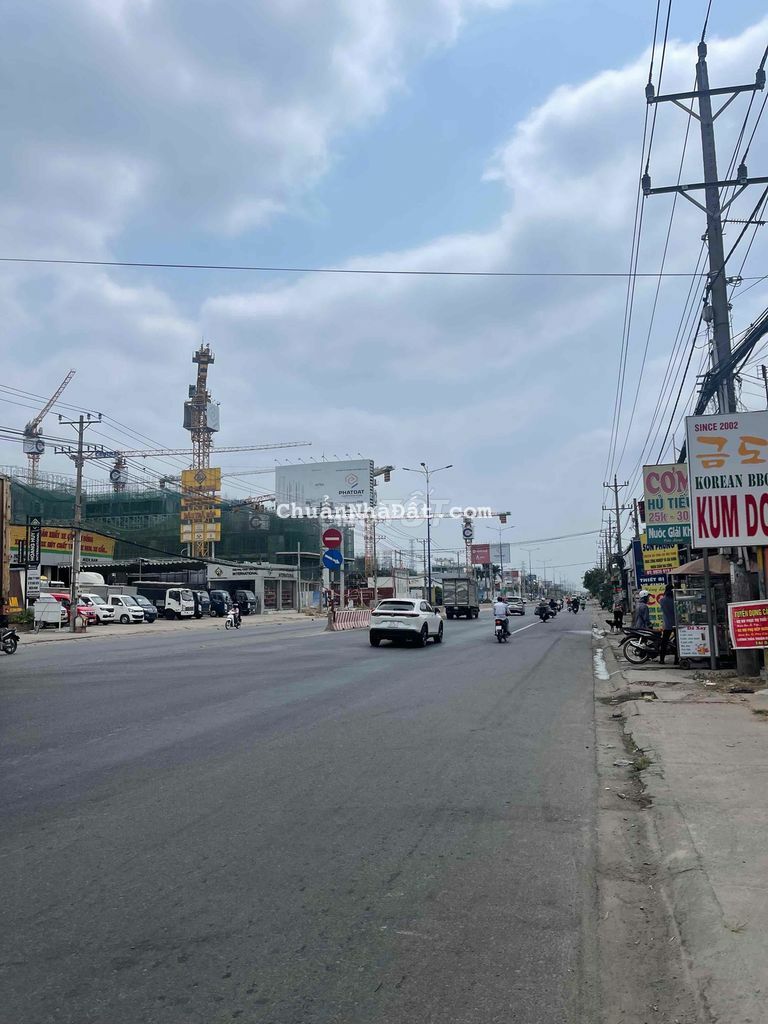 MẶT TIỀN ĐẠI LỘ BÌNH DƯƠNG CHỖ GẦN VSIP1 DT 950M