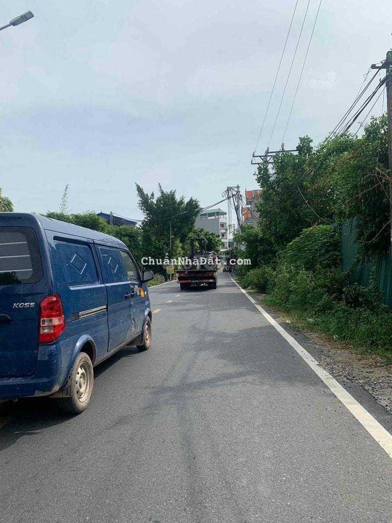 nhà rẻ đường rộng ô tô đỗ cửa