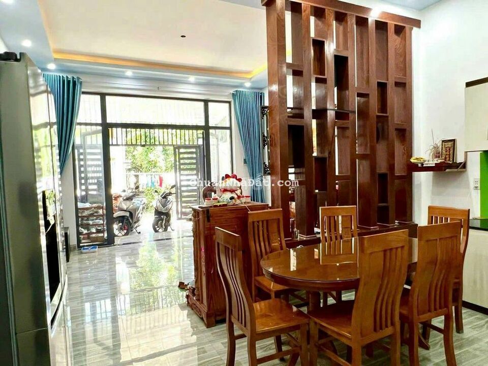 Bán gấp nhà Phú Mỹ gần Hiệp Thành 3, nhà còn mới đẹp