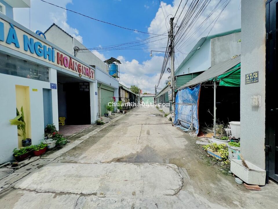 Bán nhà phường Phú Mỹ TDM,nhà thiết kế hiện đại, tặng đầy đủ nội thất.