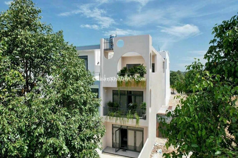 NHÀ MẶT TIỀN ĐƯỜNG NHỰA 8M DTÍCH 150M2 100% THỔ CƯ -  PHÚ TÂN, TDM, BD