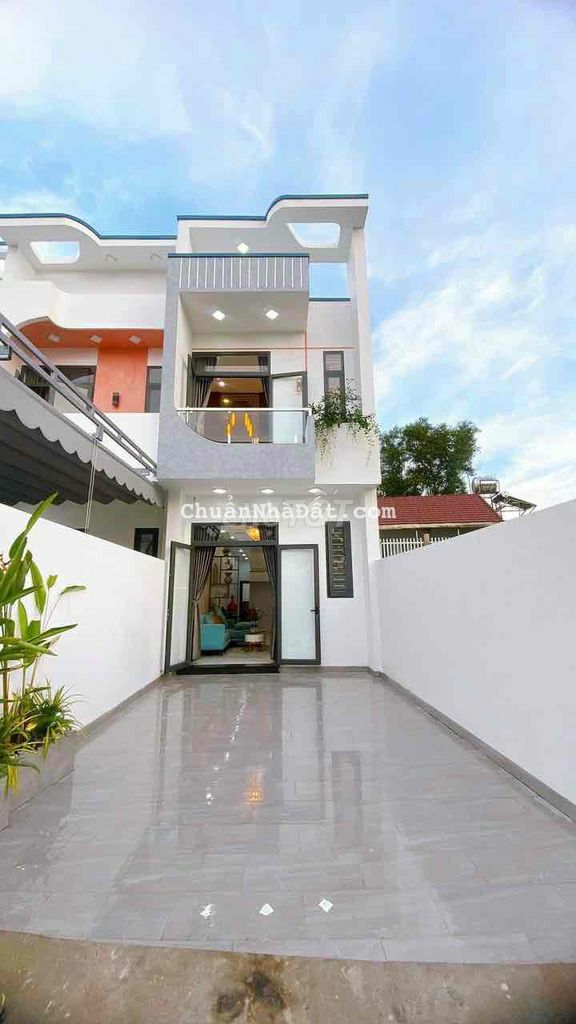 Bán nha phu mỹ moi 100% duong thuc te 6m gia 3tỷ chot gấp sân xe hoi