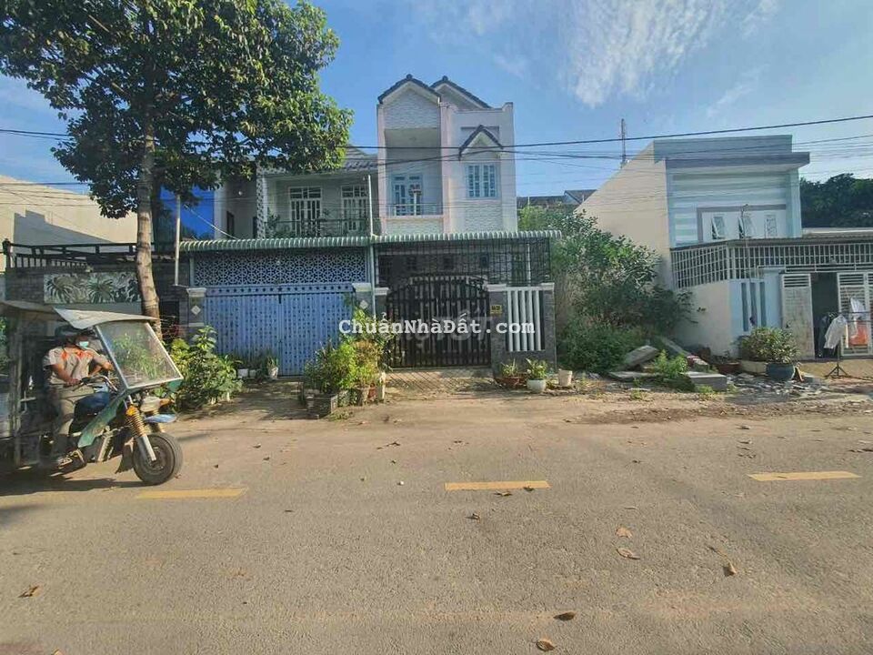 NHÀ LẦU KIÊN CỐ CHÁNH NGHĨA SAU UỶ BAN PHƯỜNG NHÀ LẦU KIÊN CỐ CHÁNH NGHĨA SAU UỶ BAN PHƯỜNG